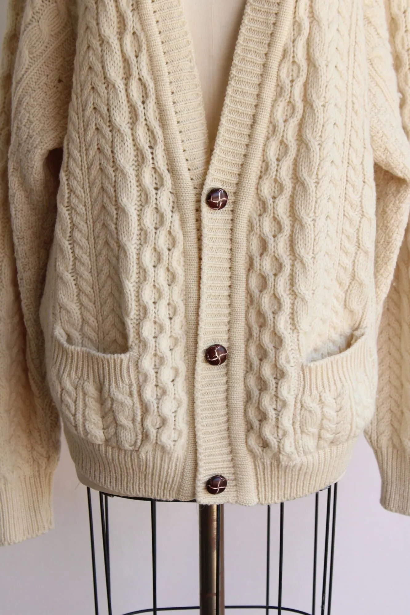 Vintage 1980s 1990s Mens Carraig Donn Aran Wool Ivory Cable Knit Cardigan with Pockets, Unisex